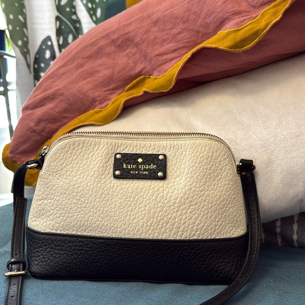 Kate Spade Wellesley Hanna crossbody bag black and white